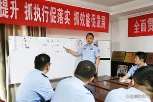 布莱恩-肖：禅师说乔丹因手大所以比科比强 科比随后天天练握力器