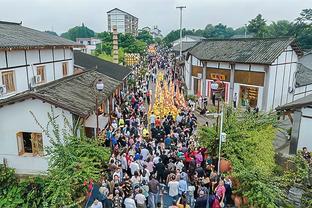 强势晋级！飞往纽约！76人险胜热火 季后赛首轮将战尼克斯